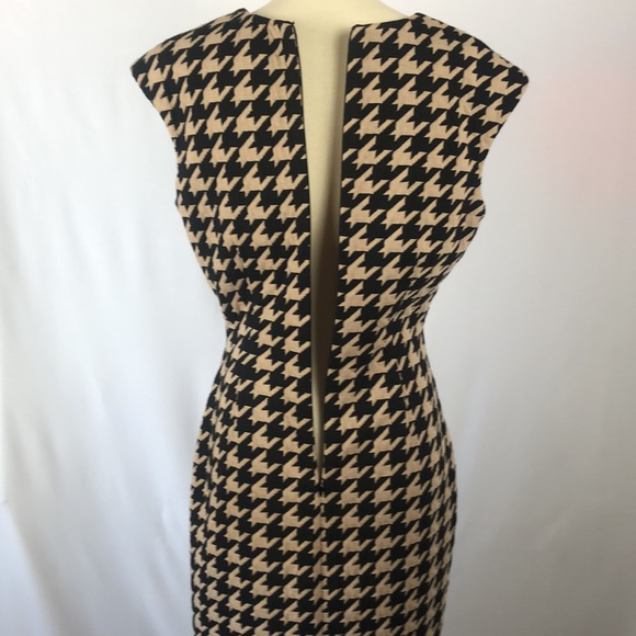 Calvin Klein Flattering Knit Dress with Belt - 6 - Picture 7 of 13